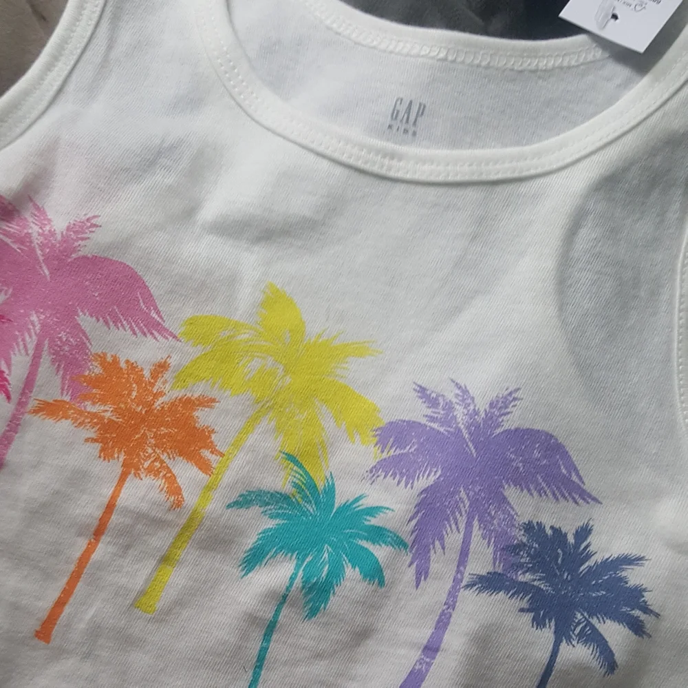 Gap girls size 8  graphic tank NWT‎